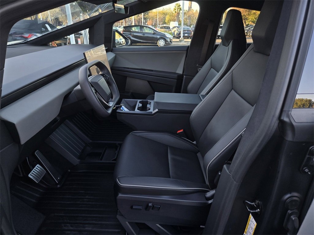 Used 2025 Tesla Cybertruck AWD Crew Cab image 17
