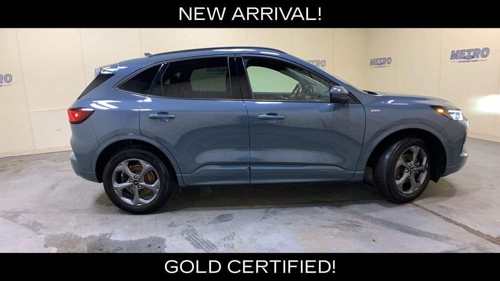 Certified 2023 Ford Escape ST-Line Select AWD/4WD image 2