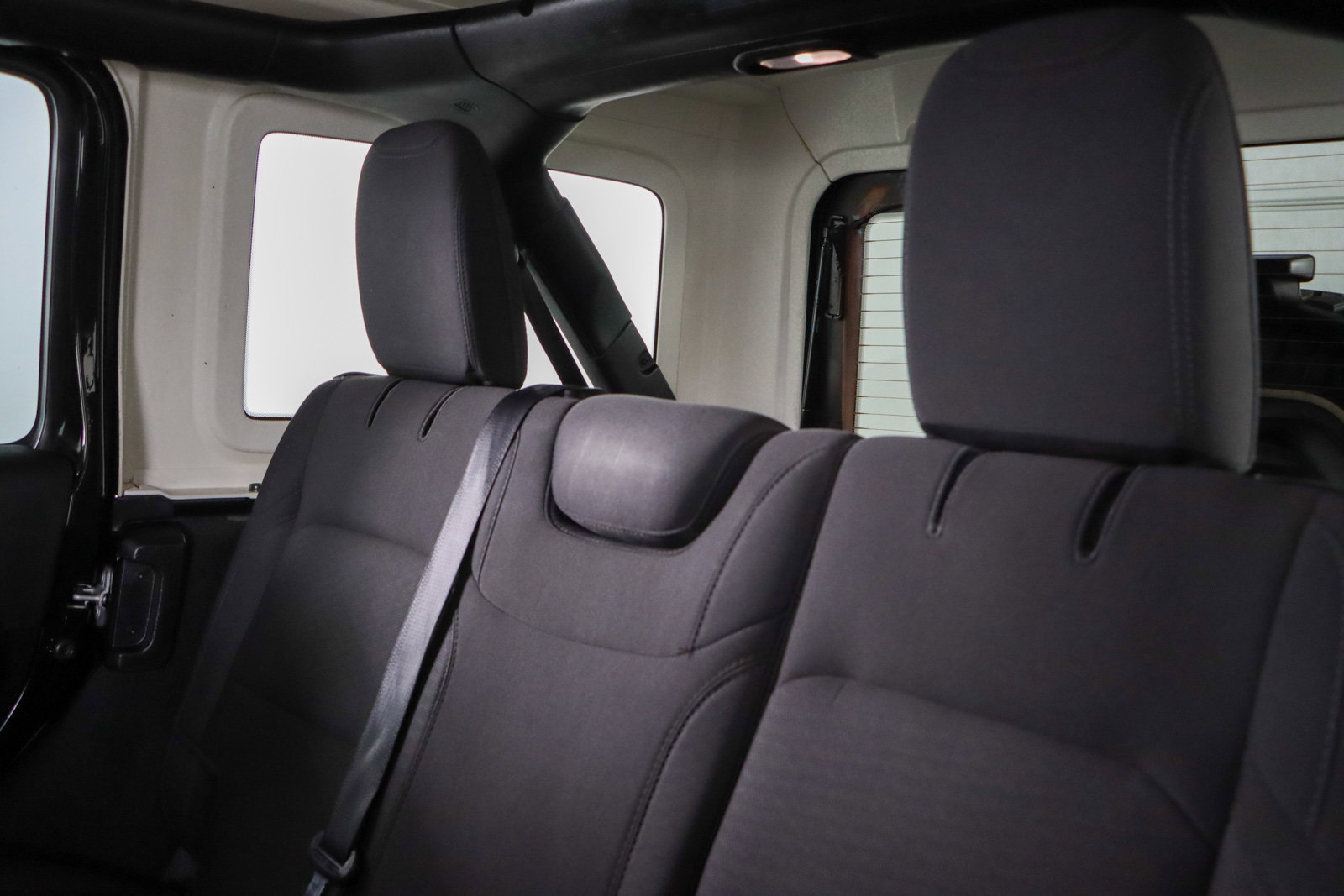 Used 2022 Jeep Wrangler Unlimited Sahara image 26