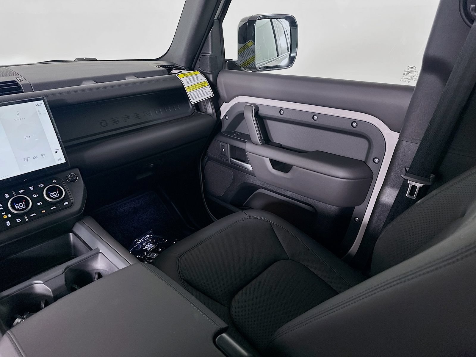 New 2026 Land Rover Defender 130 X-Dynamic SE AWD/4WD image 24