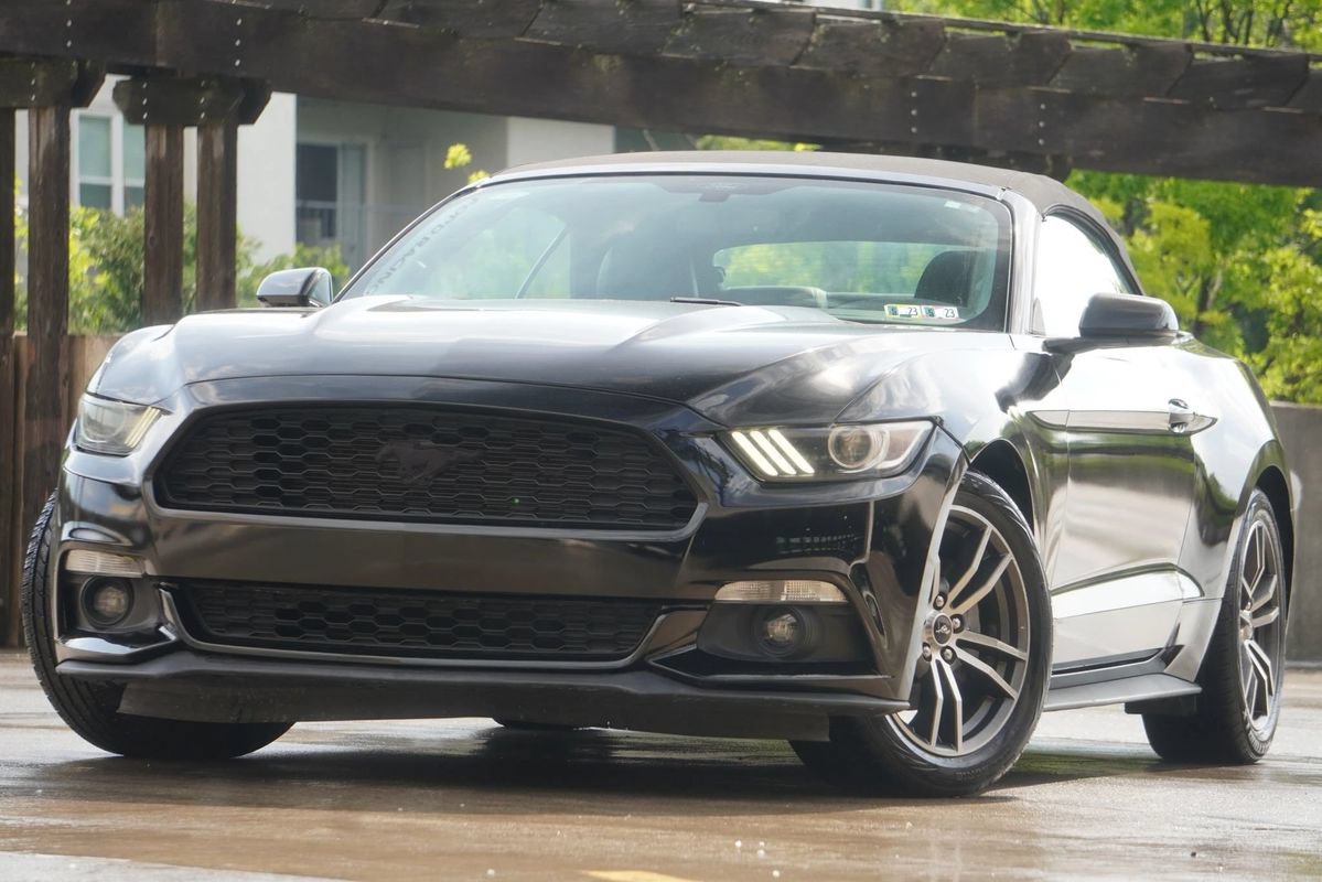 Used 2015 Ford Mustang Premium RWD image 7
