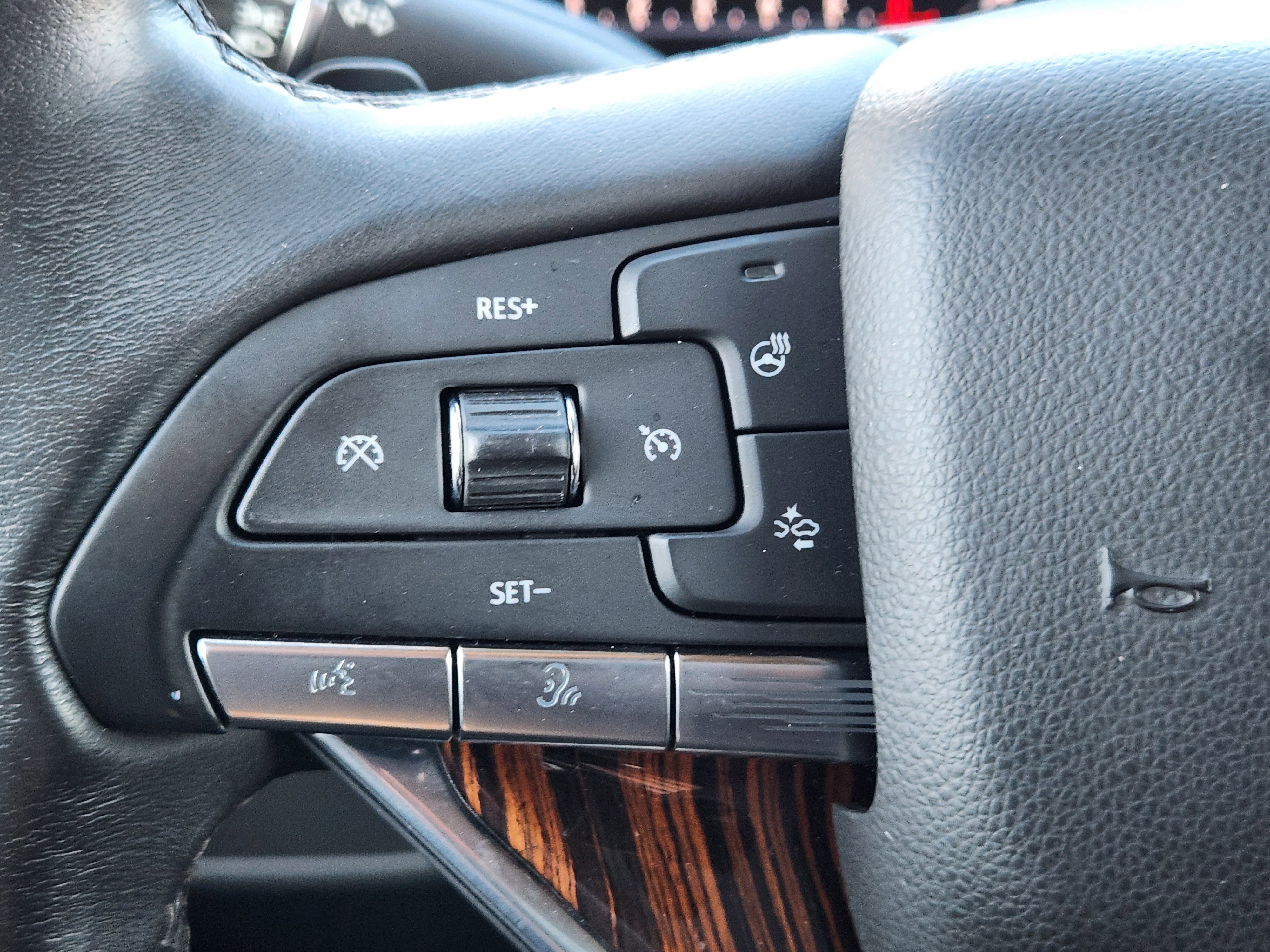 Certified 2021 Cadillac Escalade Luxury image 28