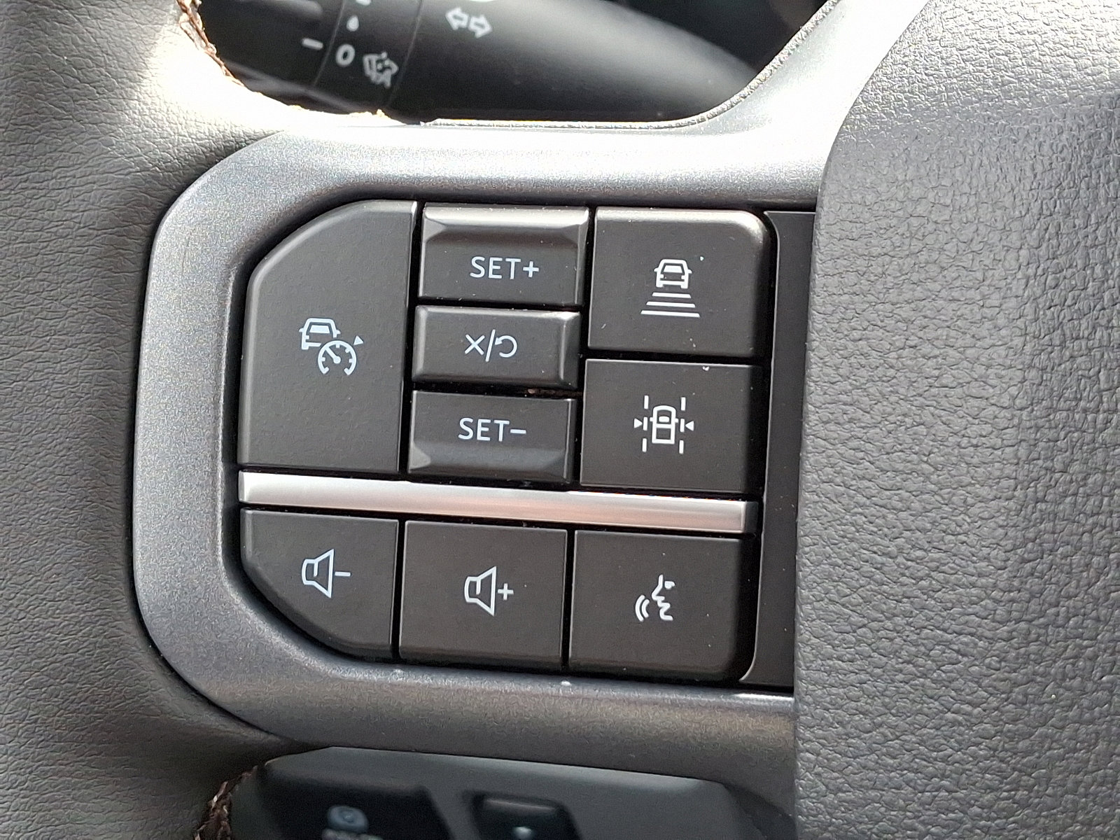 New 2025 Ford F150 Lariat w/ Equipment Group 502A High image 19