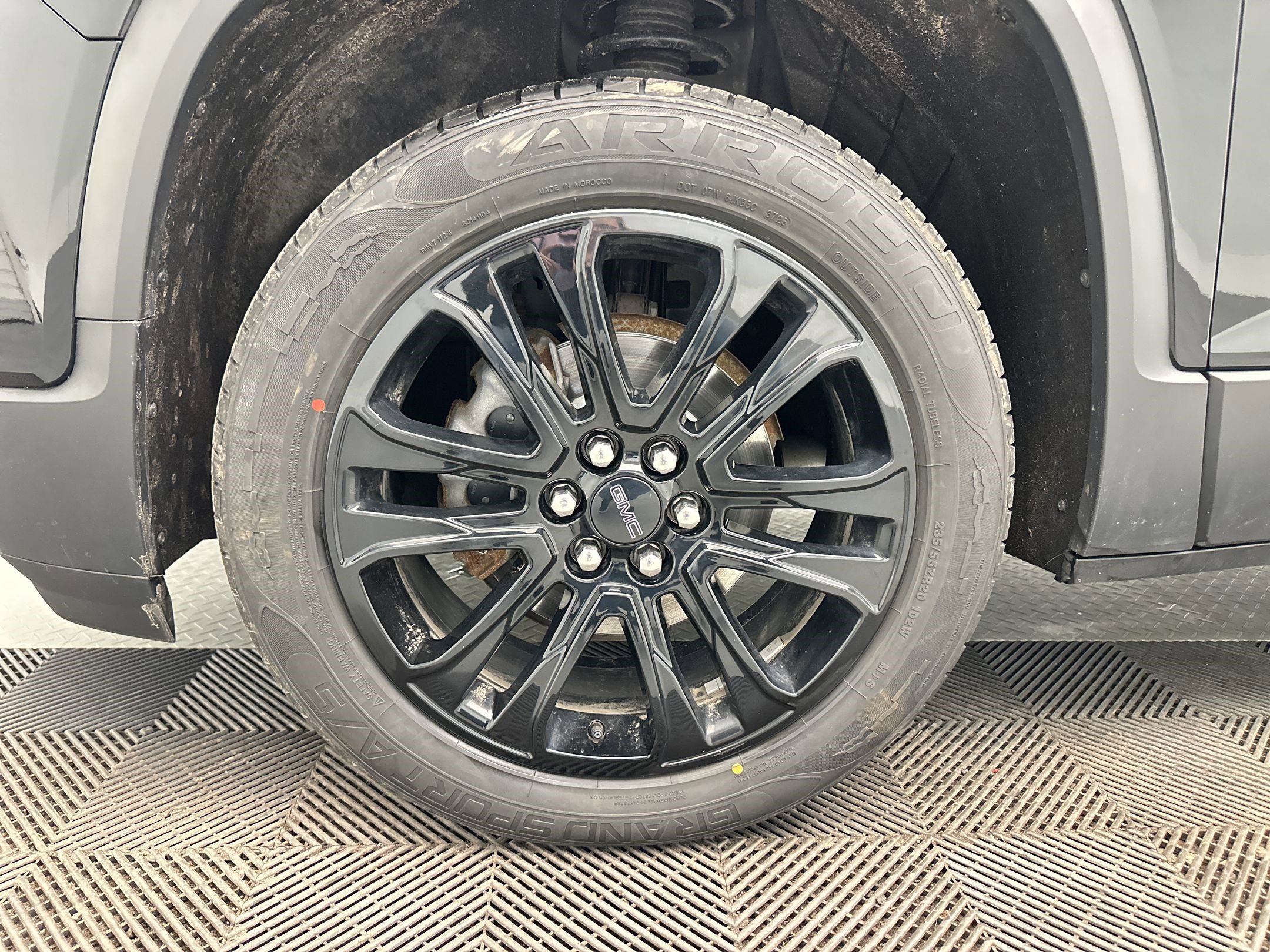 Certified 2023 GMC Acadia SLE w/ Driver Convenience Package image 11