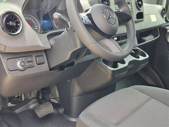 New 2026 Mercedes-Benz Sprinter 2500 image 3