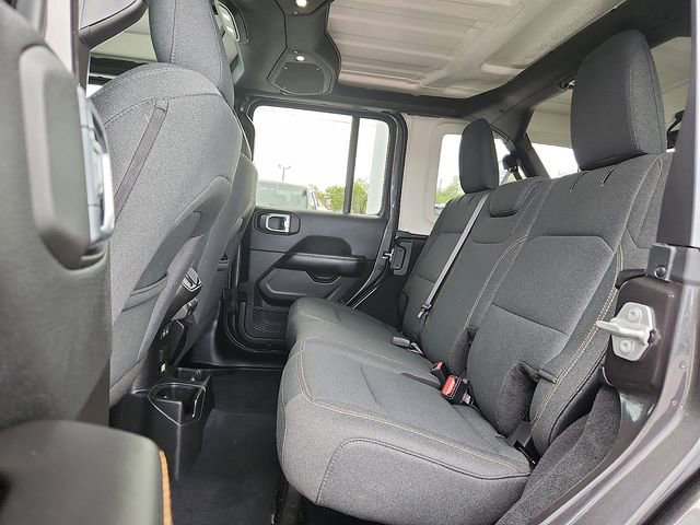 Used 2025 Jeep Wrangler Unlimited Sahara AWD/4WD image 6