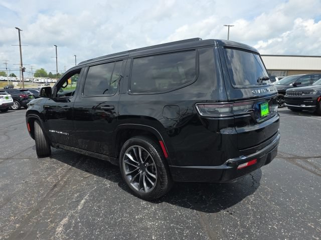 Used 2025 Jeep Grand Wagoneer Series III w/ Rear Seat Video Group 1 AWD/4WD image 4