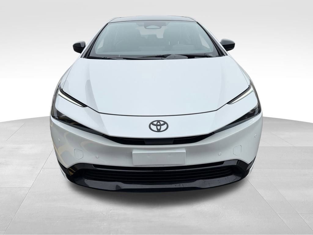 Used 2025 Toyota Prius AWD image 2