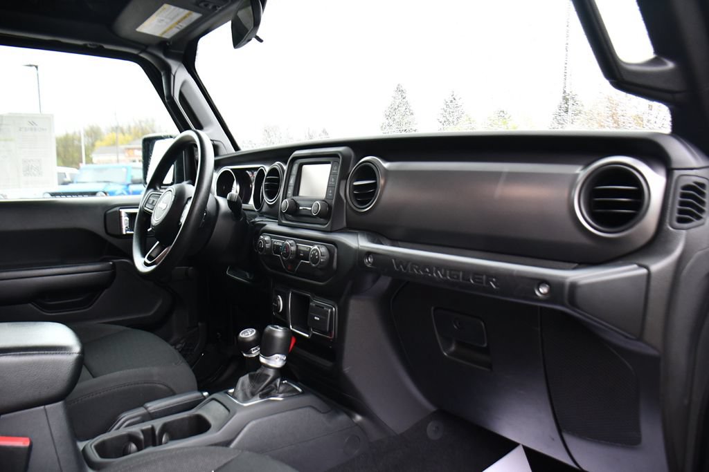 Used 2021 Jeep Wrangler Sport AWD/4WD image 14