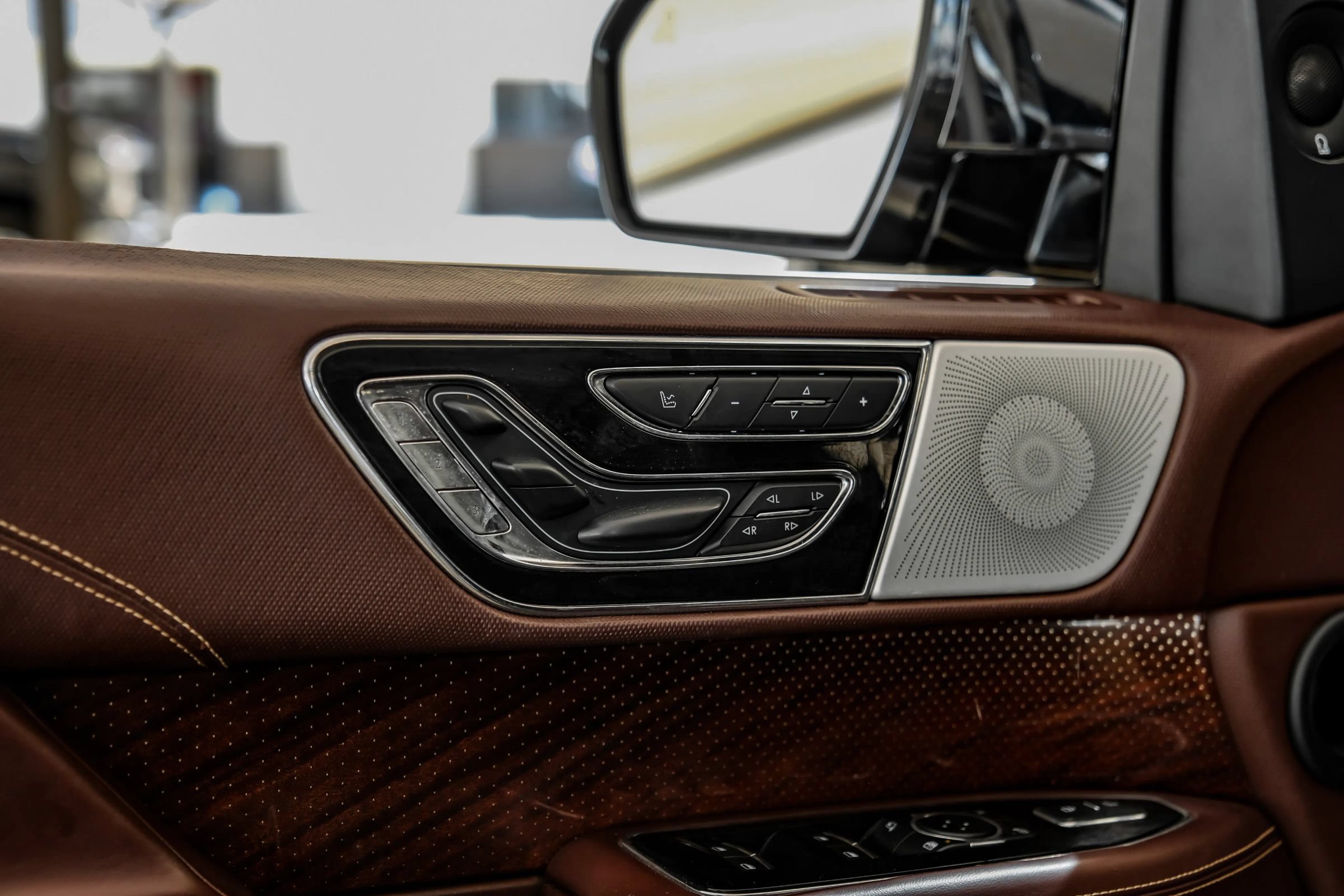 Used 2019 Lincoln Navigator Black Label w/ Cargo Package AWD/4WD image 60