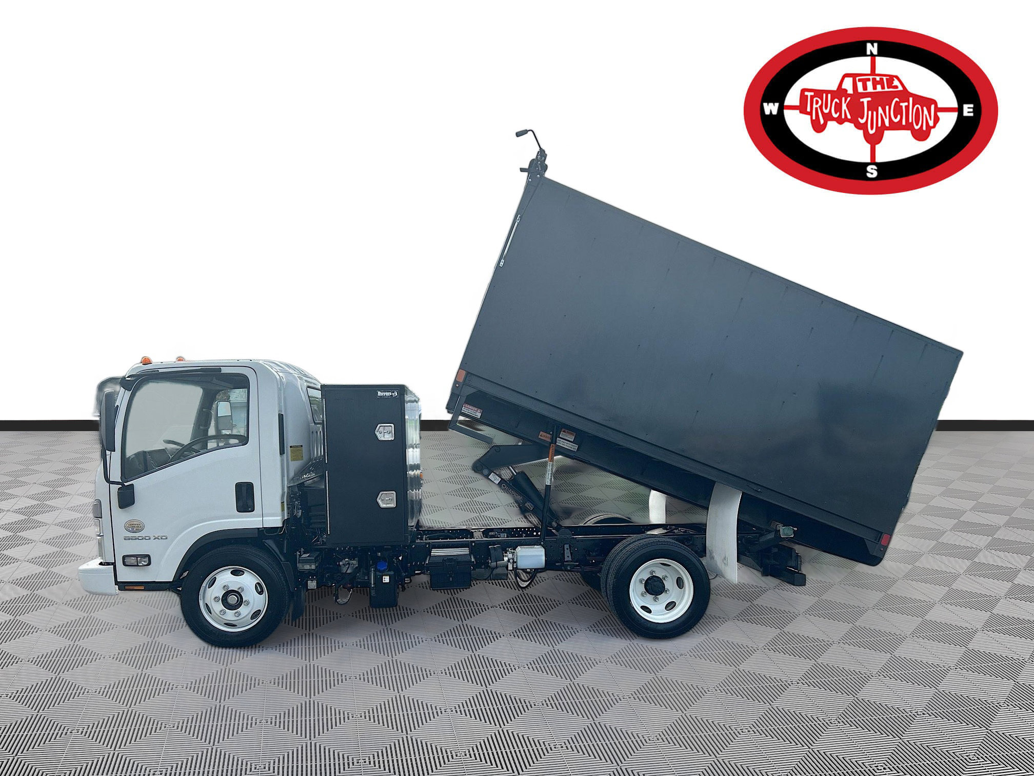 Used 2023 Chevrolet Low Cab Forward 5500XD RWD image 4