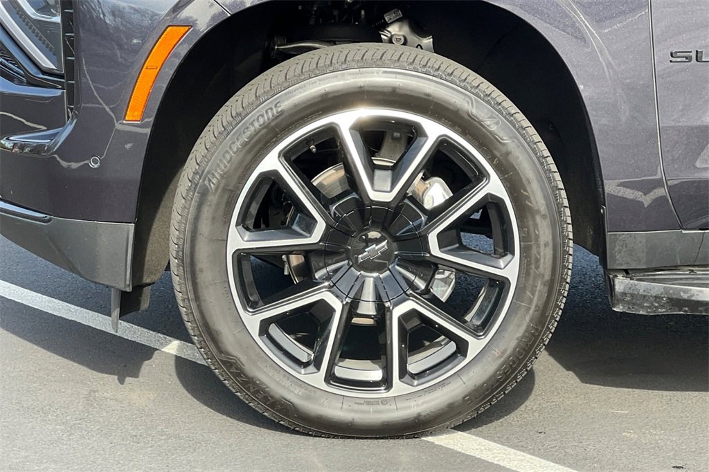 Used 2025 Chevrolet Suburban RST image 14
