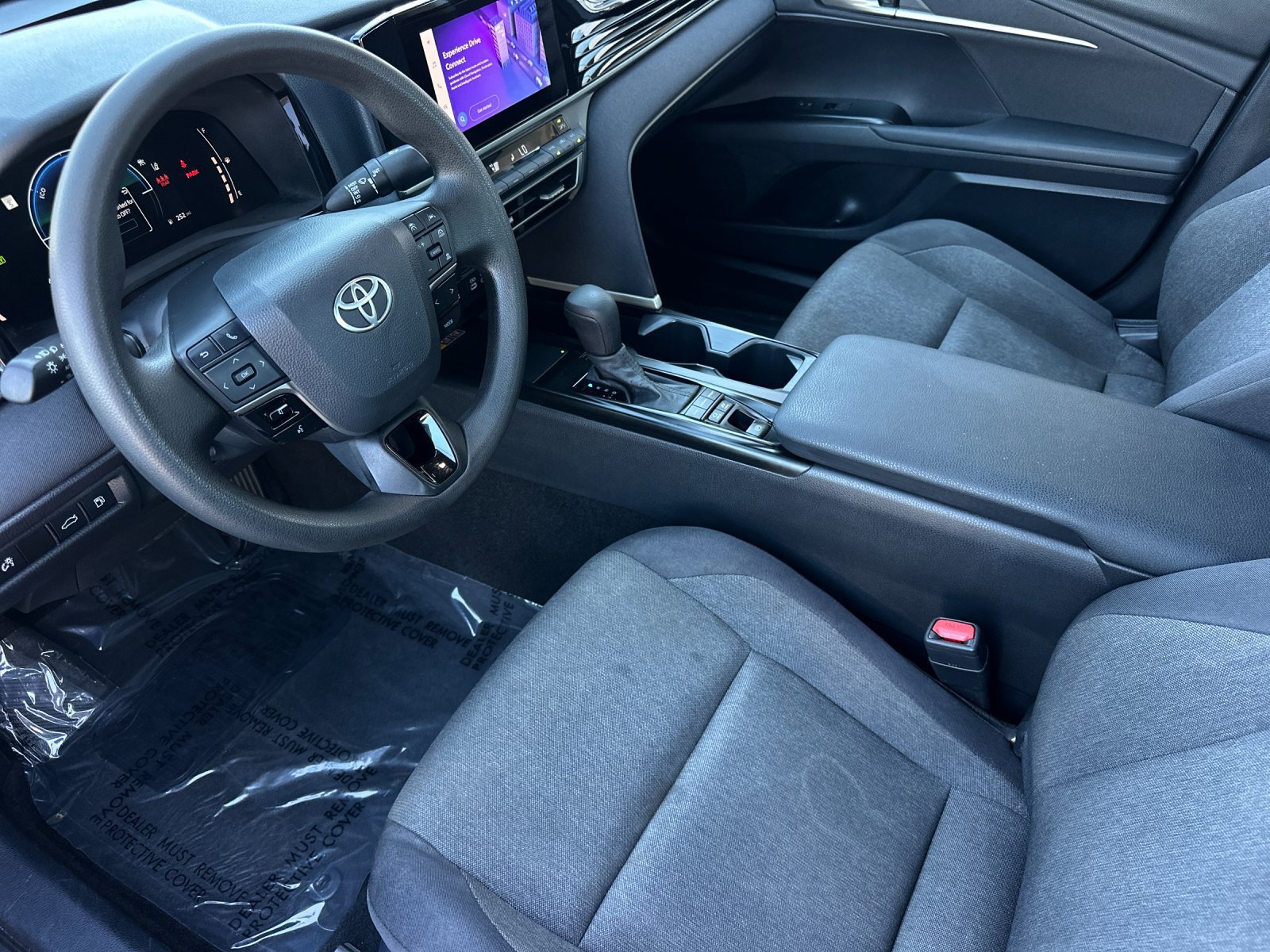Used 2025 Toyota Camry LE FWD image 9