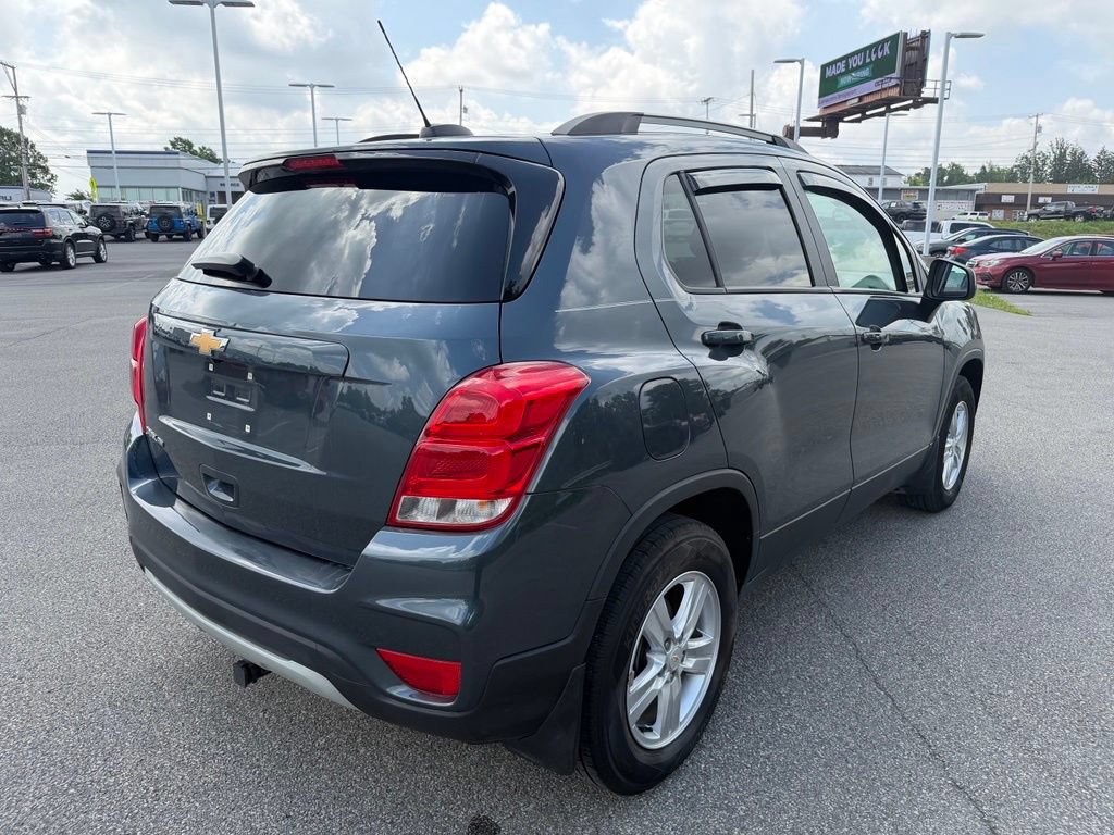 Used 2022 Chevrolet Trax LT w/ LT Convenience Package AWD/4WD image 5