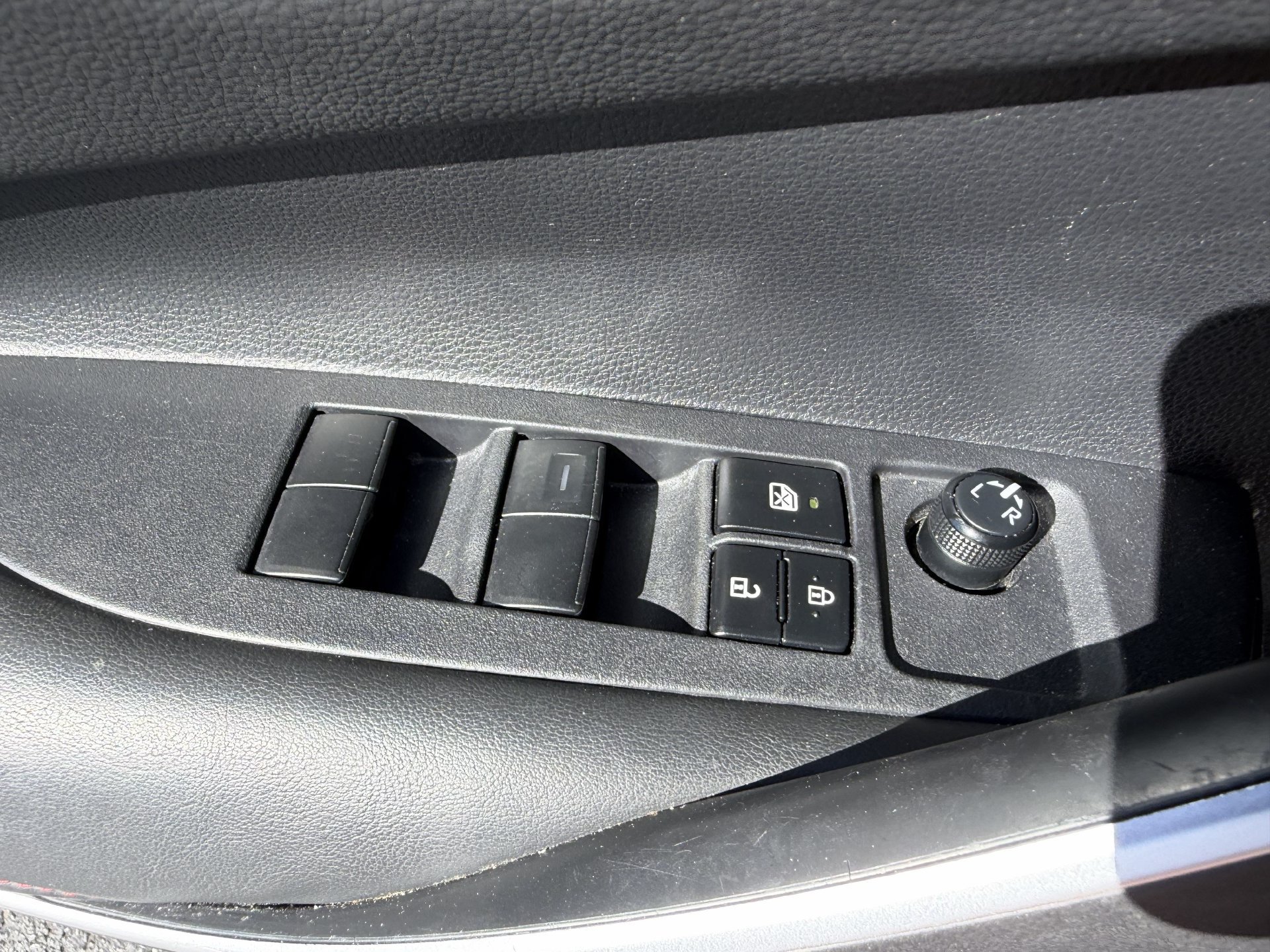 Used 2024 Toyota Corolla SE FWD image 14