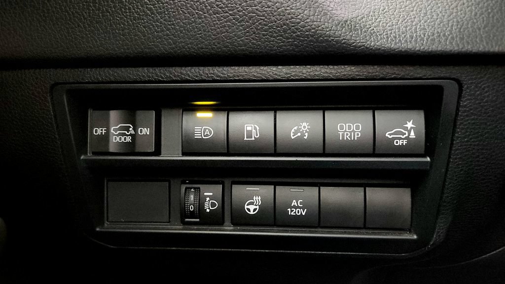Used 2023 Toyota Sequoia Limited AWD/4WD image 32