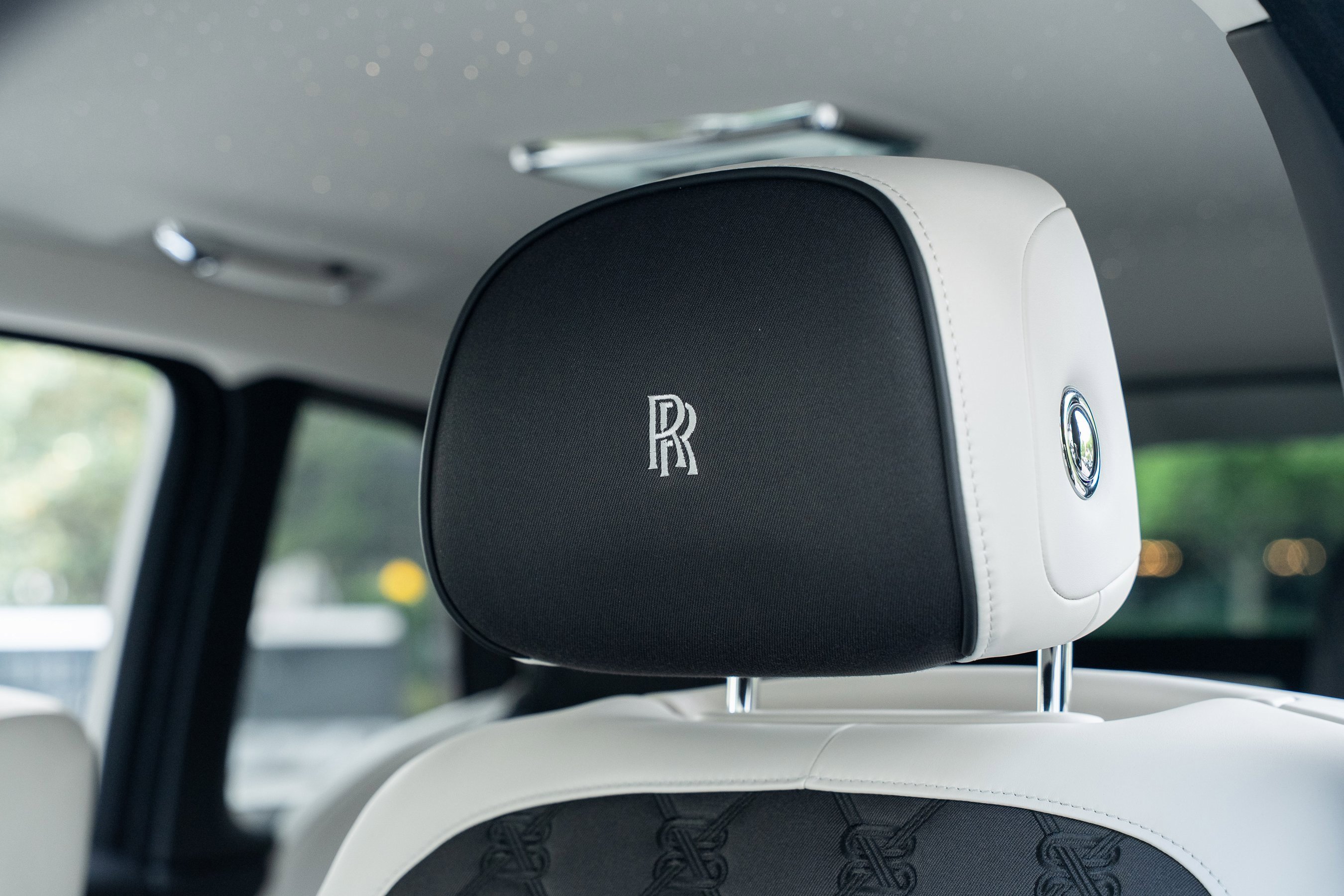 Used 2025 Rolls-Royce Cullinan Black Badge image 23