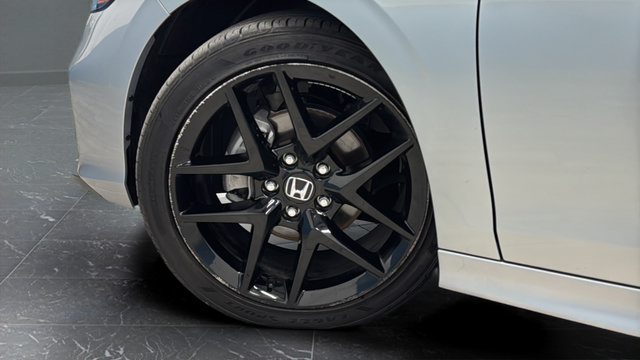 Used 2025 Honda Civic Sport image 32