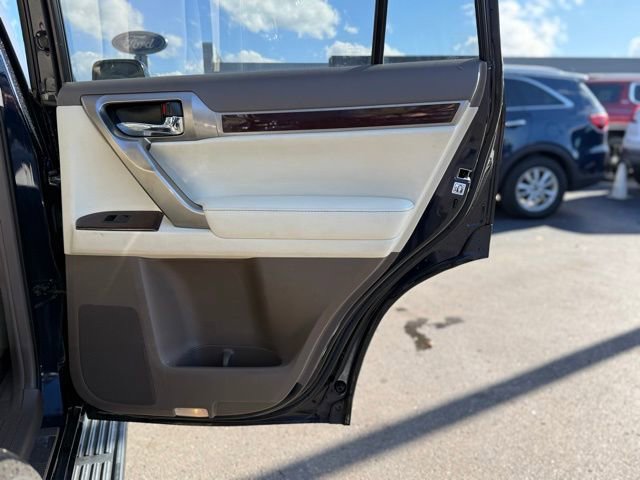 Used 2019 Lexus GX 460 Premium w/ Premium Package image 22