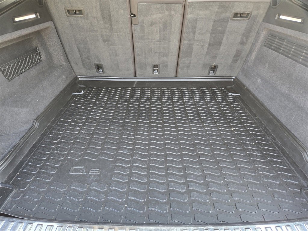 Used 2022 Audi Q8 Premium Plus image 33