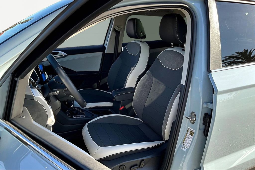 New 2026 Volkswagen Taos SE image 20