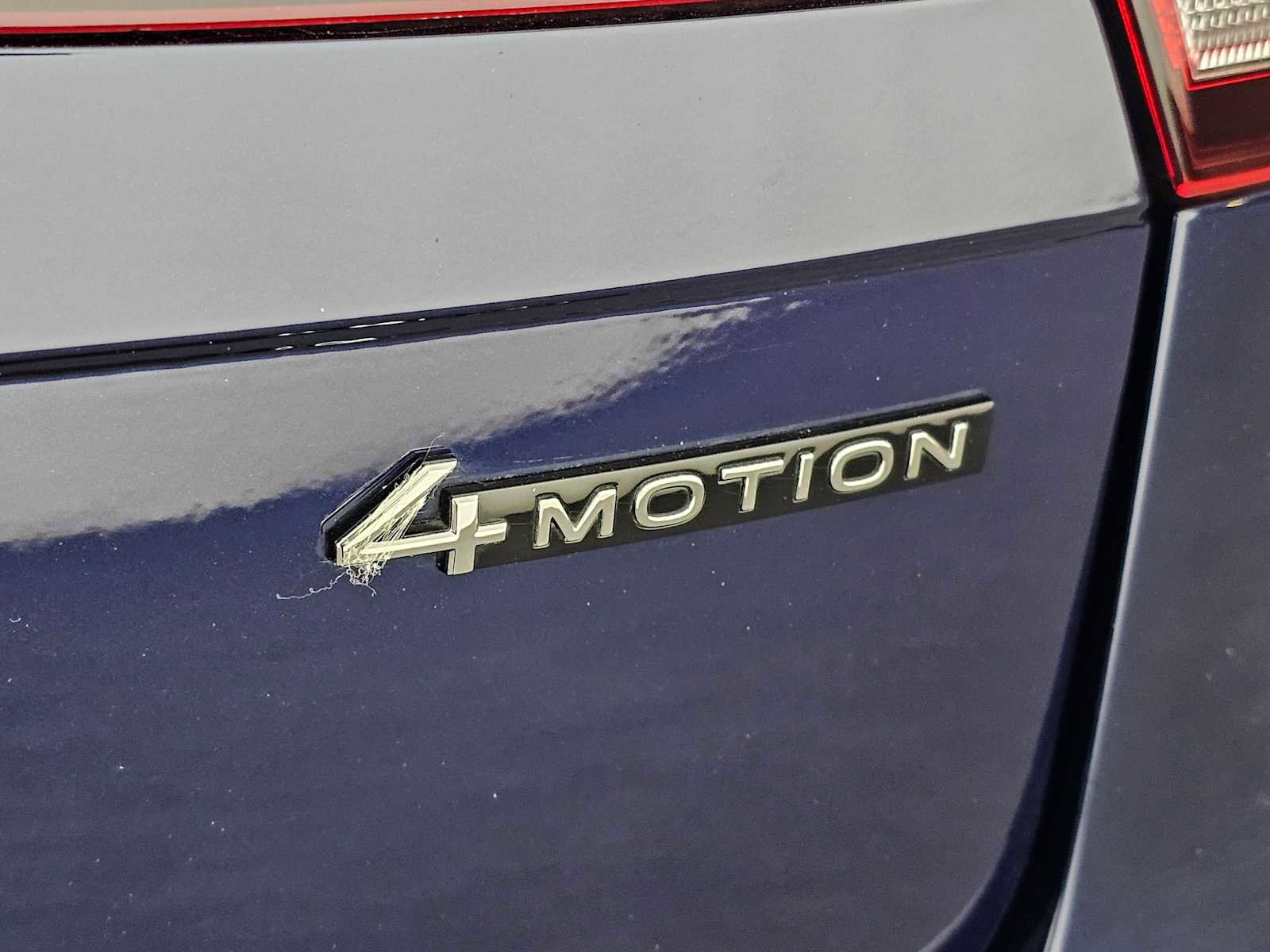 Used 2023 Volkswagen Tiguan SEL R-Line image 13