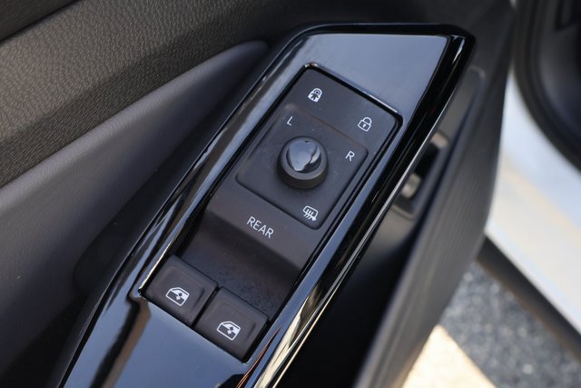 Used 2023 Volkswagen ID.4 Pro S image 11