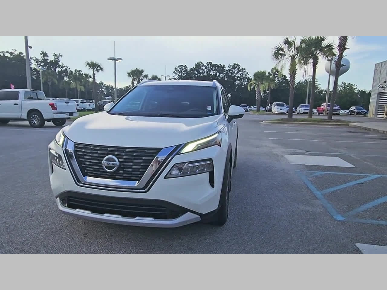 Used 2021 Nissan Rogue SV w/ Premium Package FWD image 20