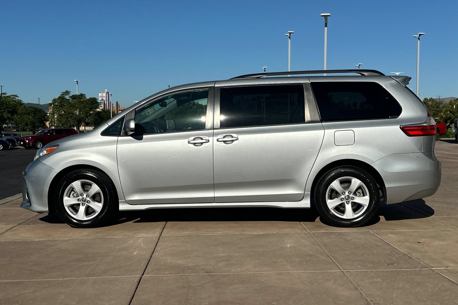 Used 2020 Toyota Sienna LE FWD image 7
