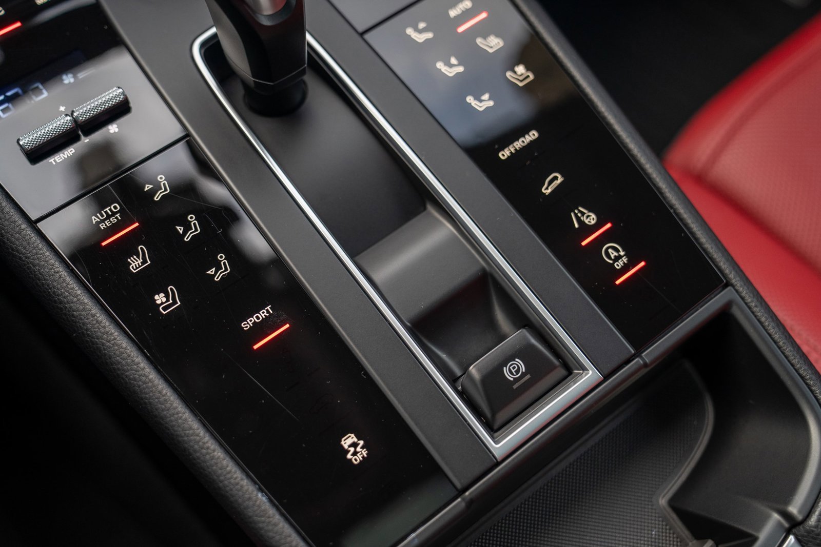 Used 2025 Porsche Macan image 20