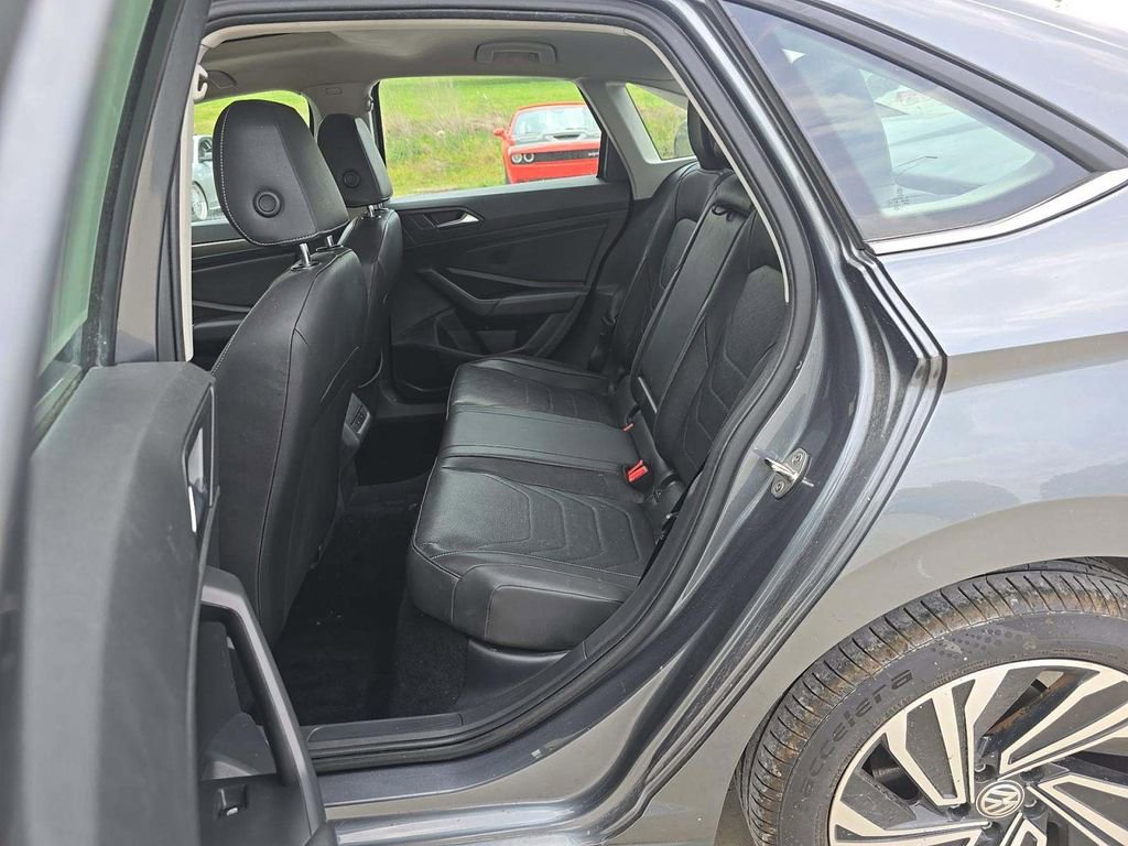 Used 2020 Volkswagen Jetta SEL Premium FWD image 6