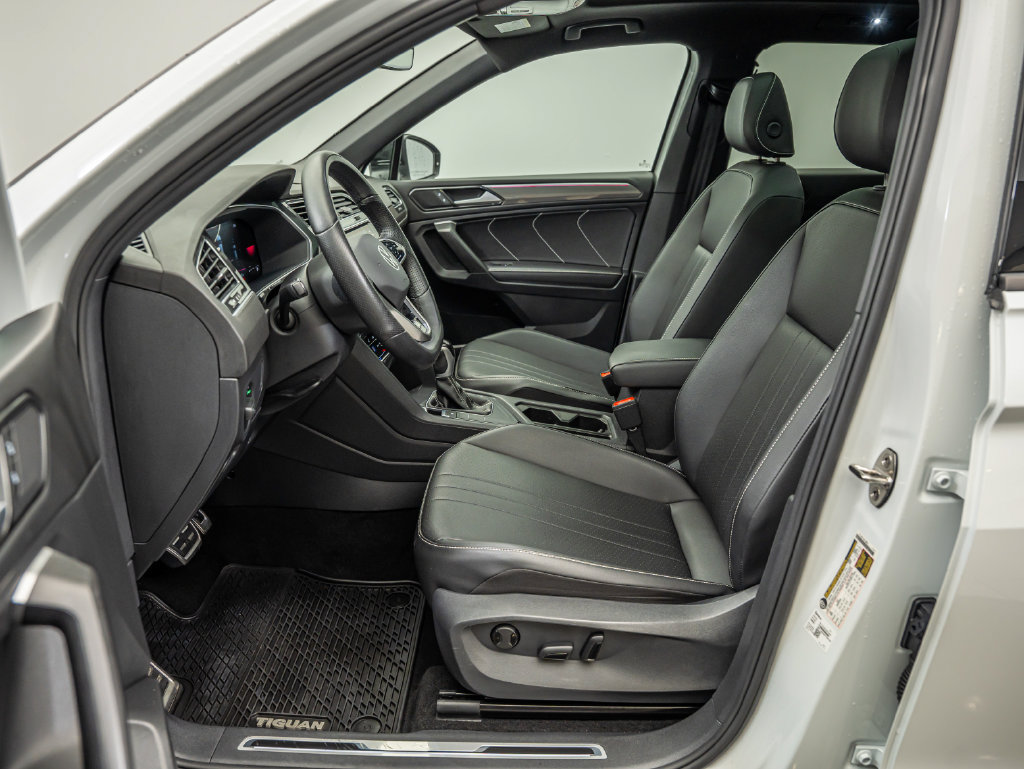 Used 2023 Volkswagen Tiguan SE R-Line FWD image 31