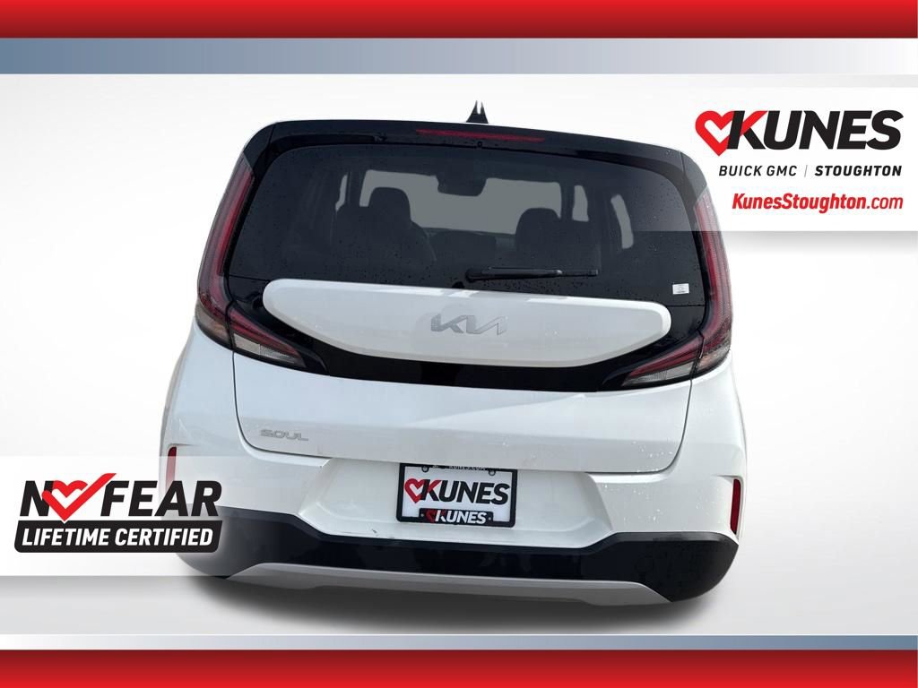 Used 2025 Kia Soul LX image 9