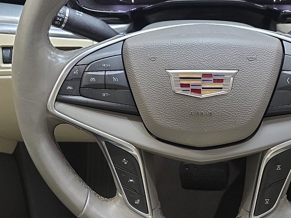 Used 2017 Cadillac XT5 Luxury w/ Driver Awareness Package image 15