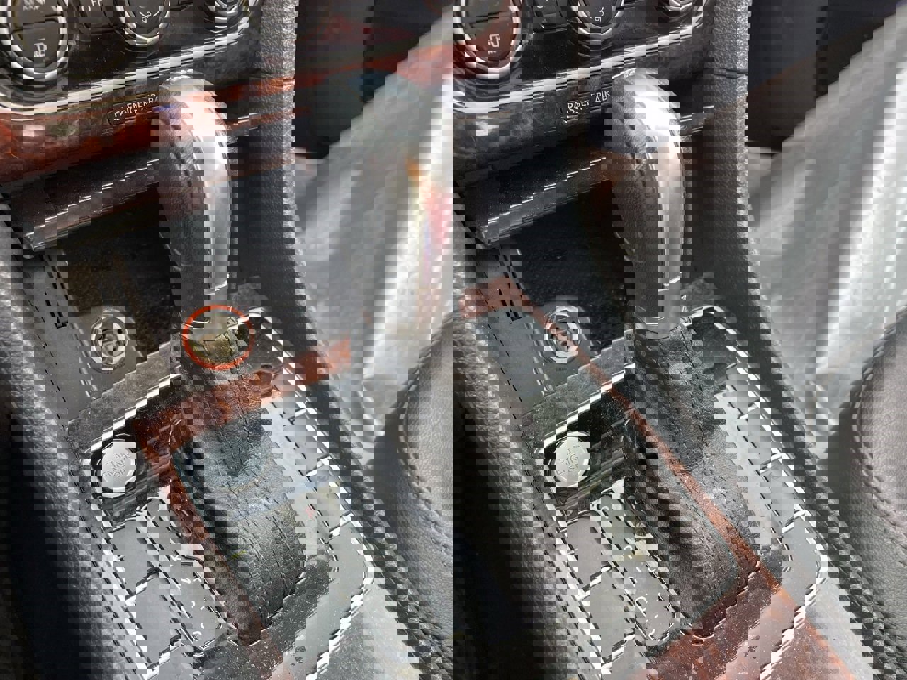 Used 2013 Volkswagen Passat TDI SEL Premium image 6