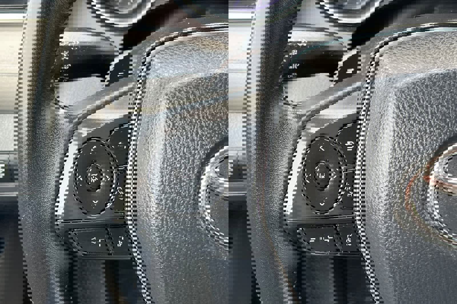 Used 2018 Toyota Camry SE image 24