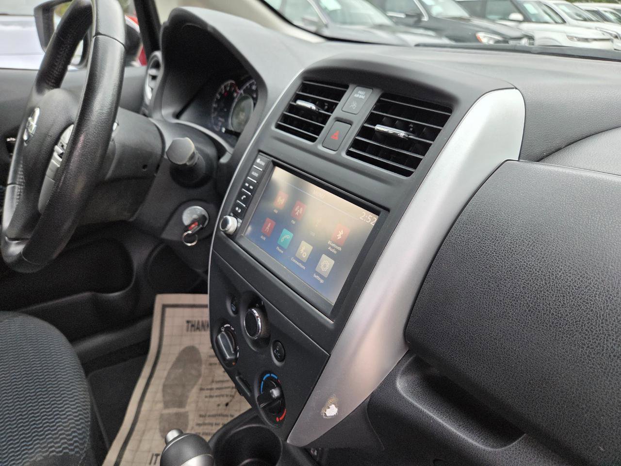 Used 2018 Nissan Versa Note SV FWD image 21