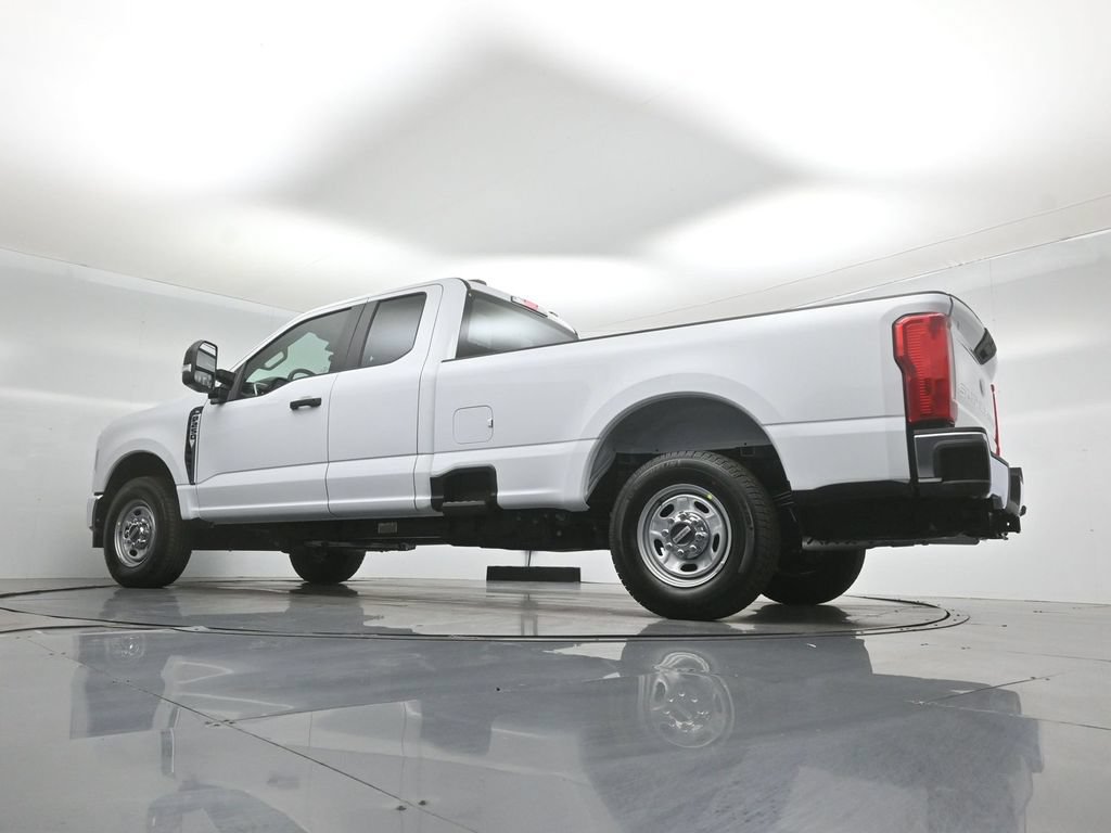 New 2026 Ford F250 XL w/ XL Chrome Package RWD image 44
