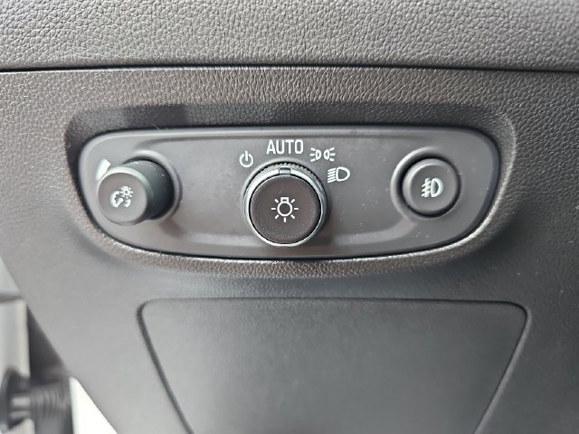 Used 2023 Buick Encore GX Essence w/ Experience Buick Package FWD image 32
