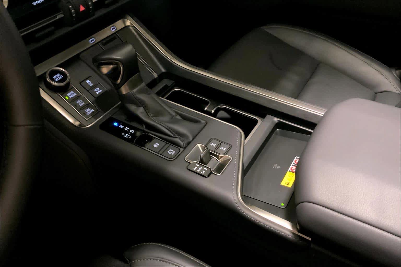 Used 2024 Lexus GX 550 AWD/4WD image 23