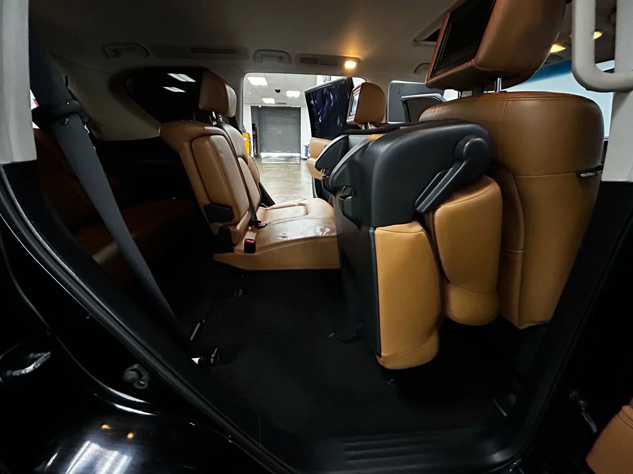 Used 2017 Nissan Armada Platinum image 10