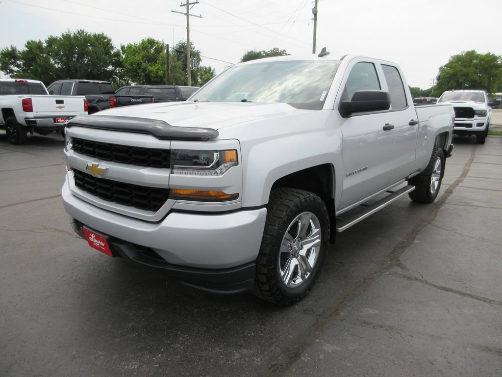 Certified 2019 Chevrolet Silverado 1500 Custom w/ Custom Convenience Package AWD/4WD image 10