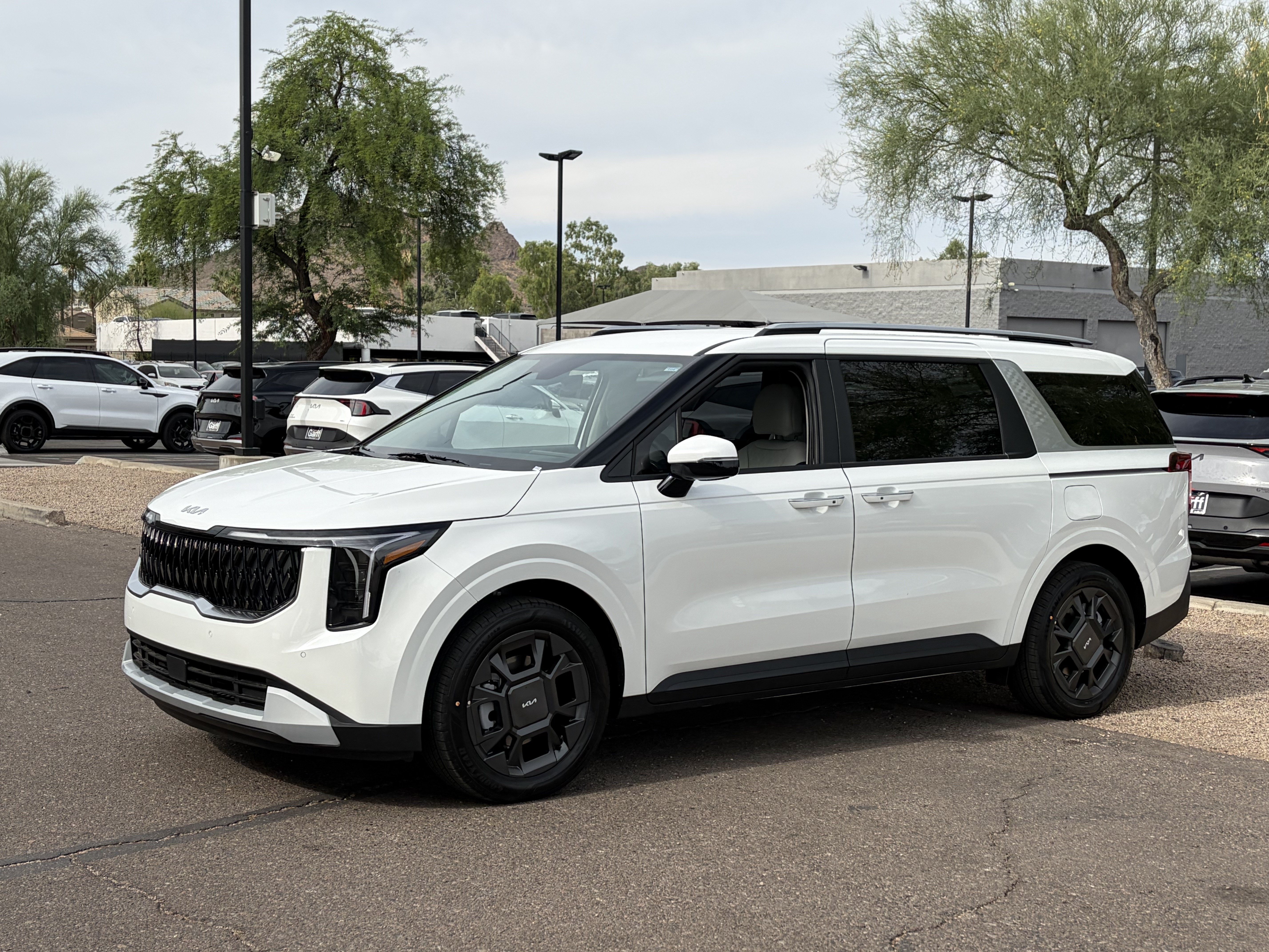 New 2026 Kia Carnival EX FWD image 6