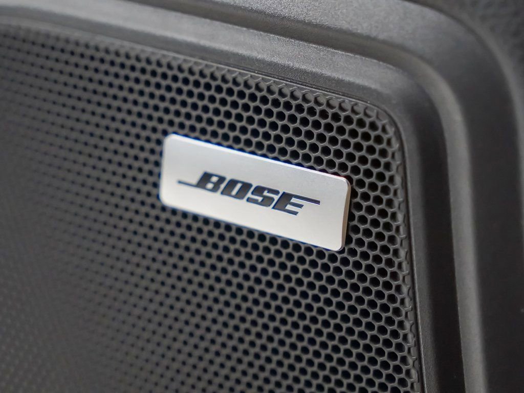 Certified 2025 Porsche Macan image 17