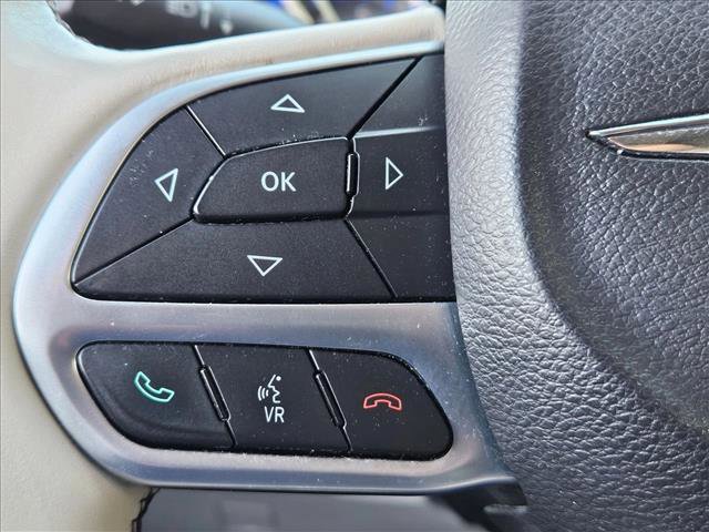 Used 2017 Chrysler Pacifica Limited image 13