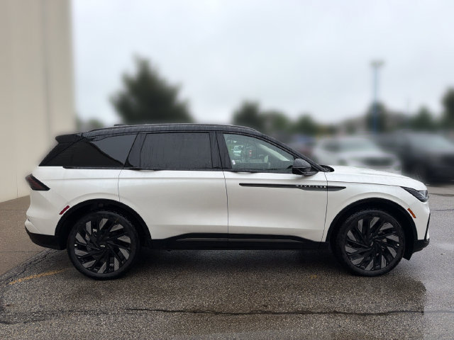 New 2026 Lincoln Nautilus Reserve AWD/4WD image 3