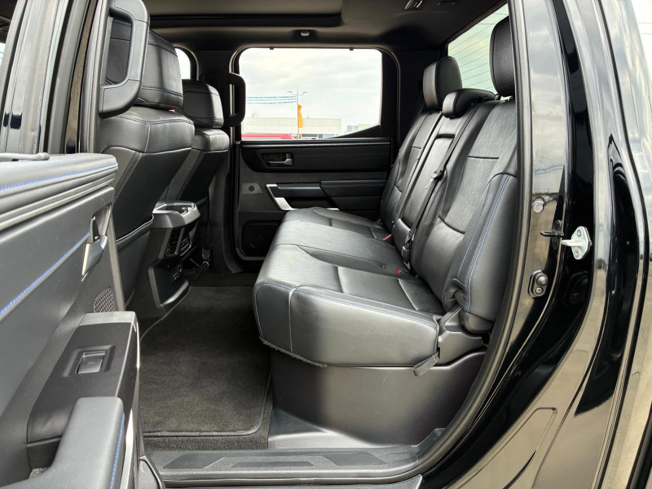 Used 2023 Toyota Tundra Platinum AWD/4WD image 33