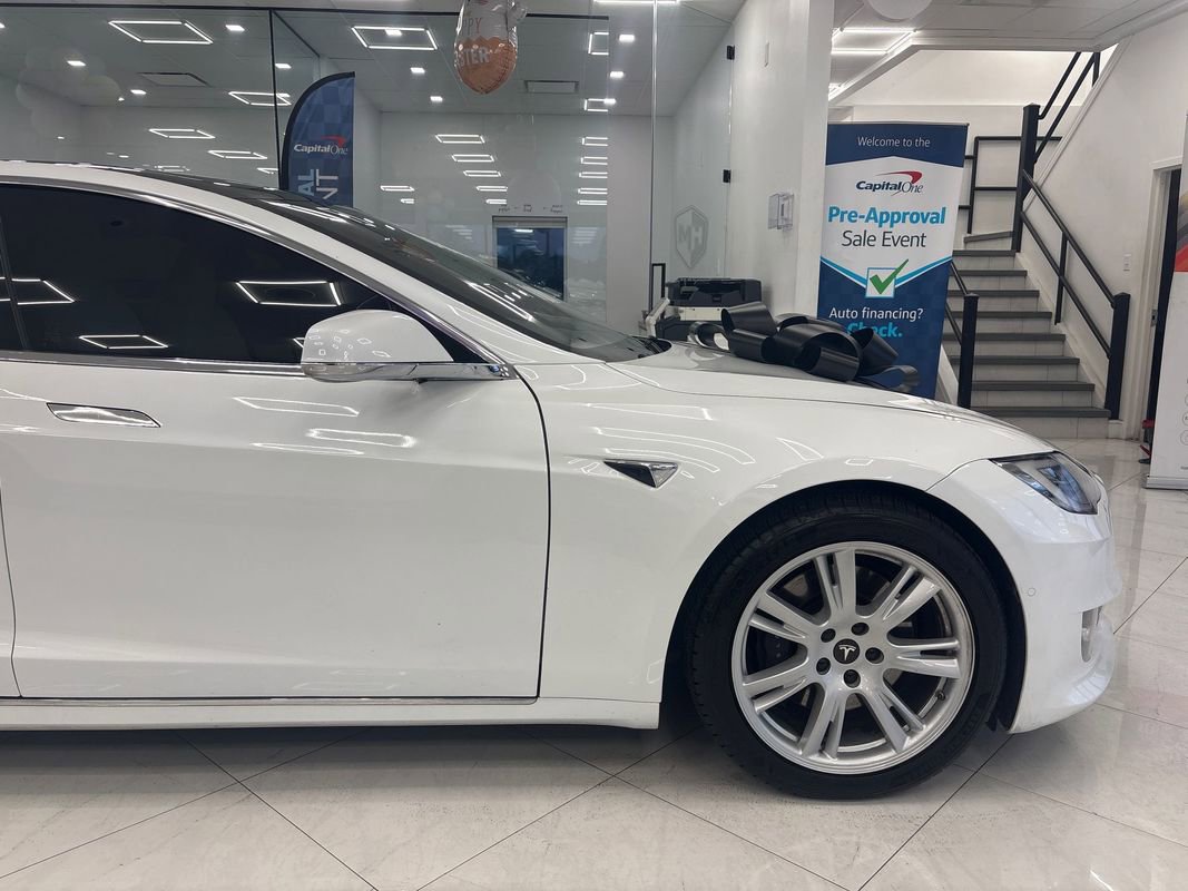 Used 2020 Tesla Model S Long Range Plus image 9