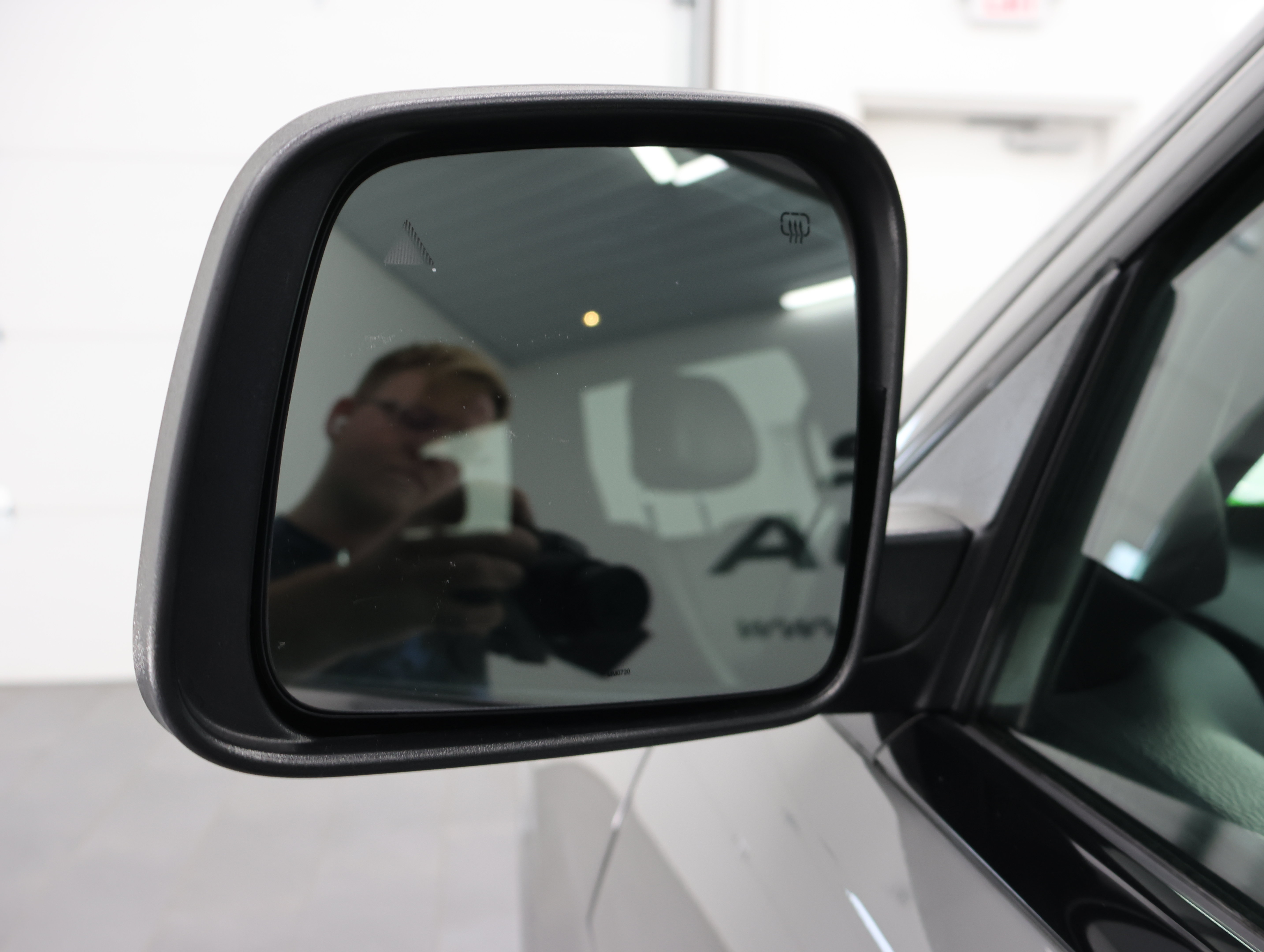 Used 2020 Jeep Grand Cherokee Altitude AWD/4WD image 39