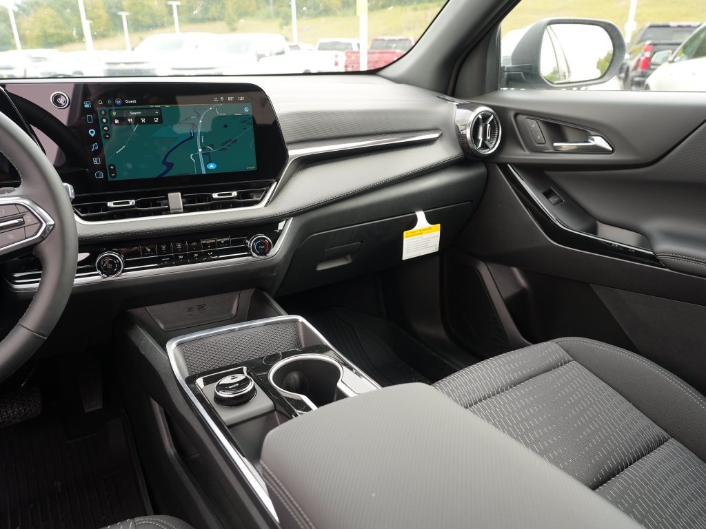 New 2027 Chevrolet Equinox LT w/ LPO, Floor Liner Package AWD/4WD image 13